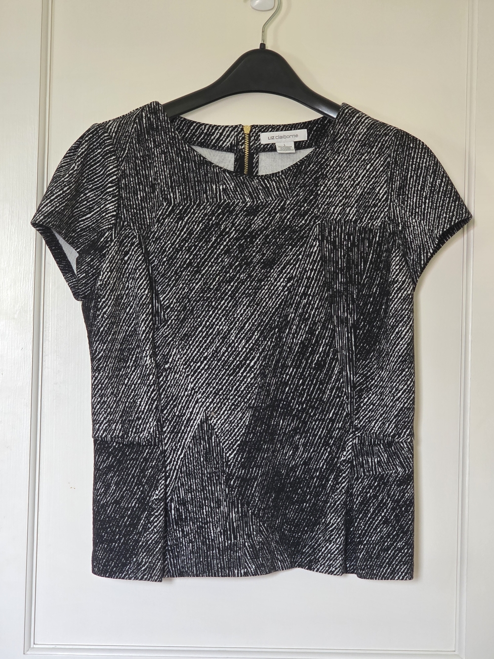 Liz Claiborne Black & White Short Sleeve Textured Crewneck Top LARGE